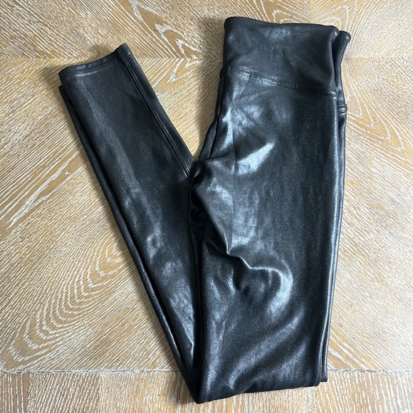 SPANX Faux Leather Leggings in Black S - Picture 6 of 10